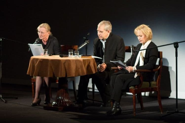 Słowo, które leczy. „Salon Poezji: Wojtyła – Barańczak – Pilch” w Teatrze Polskim – wydarzenie z sercem i głosem Fundacji w 2015 roku