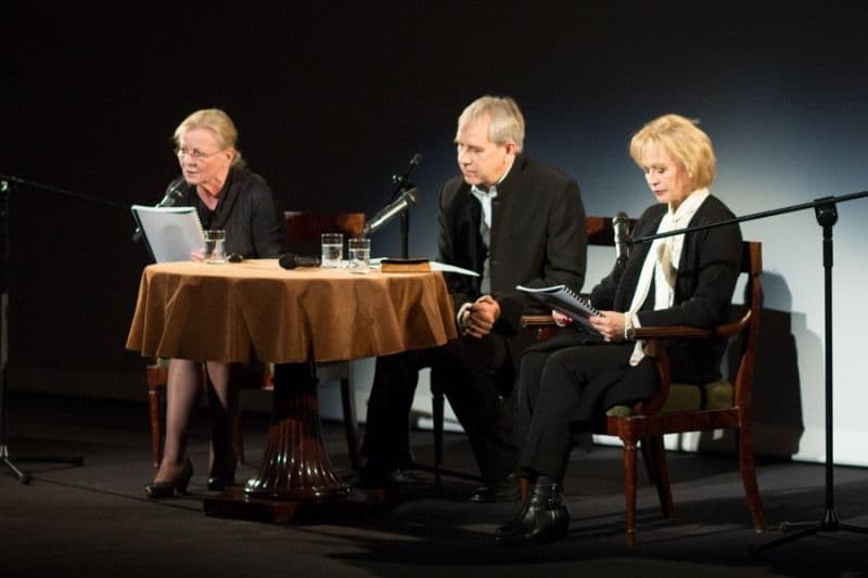 Słowo, które leczy. „Salon Poezji: Wojtyła – Barańczak – Pilch” w Teatrze Polskim – wydarzenie z sercem i głosem Fundacji w 2015 roku